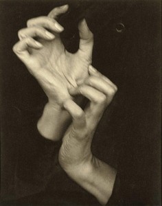 Alfred Stieglitz:"Georgia O'Keeffe (Hands)"