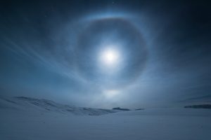 Ο (Νορβηγία) φωτογραφίζει το εκθαμβωτικό, φωτοστέφανο της Σελήνης. Φωτογραφία © Tommy Richardsen